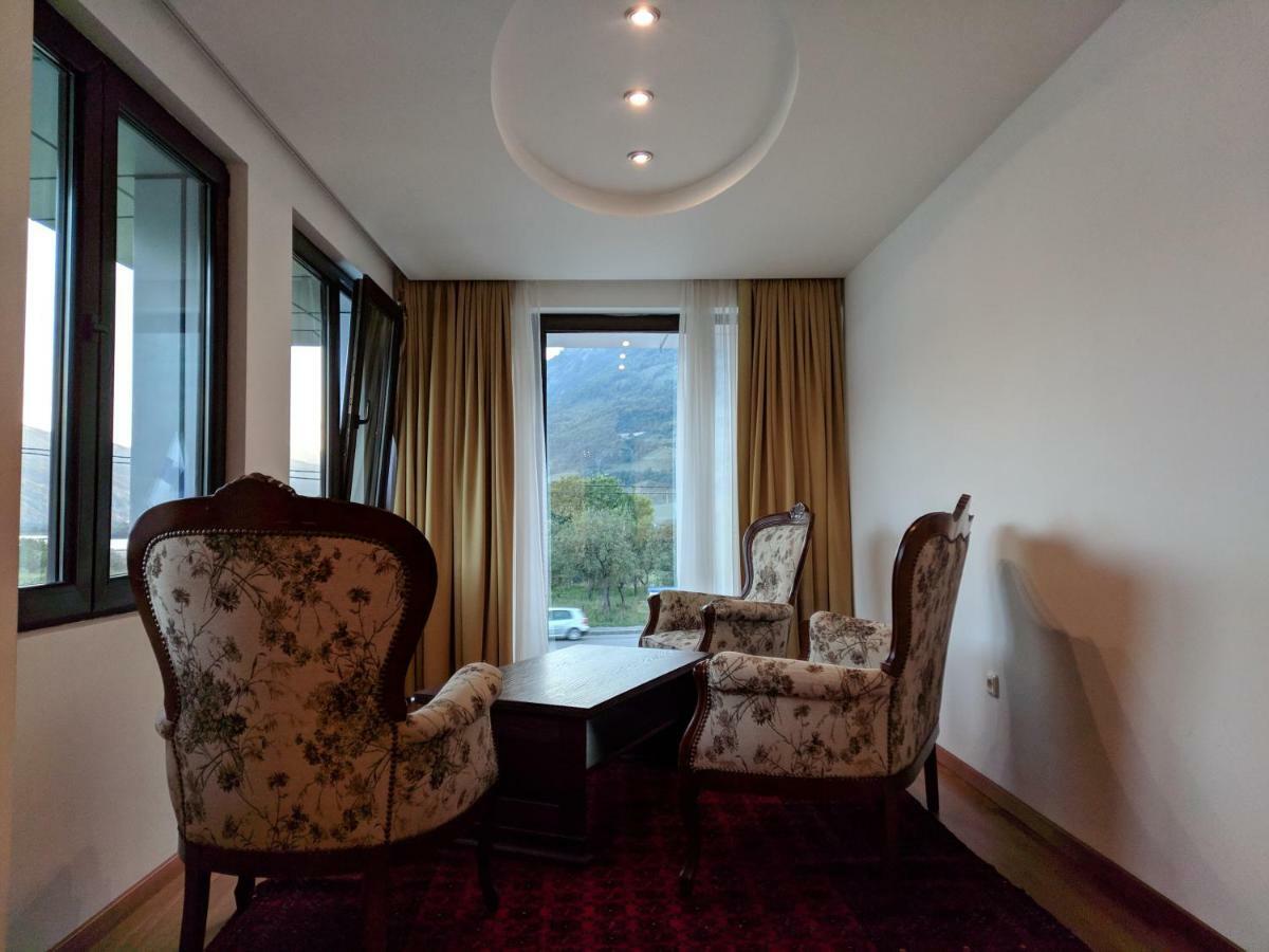 Apartments & Restaurant Abas プラヴ エクステリア 写真