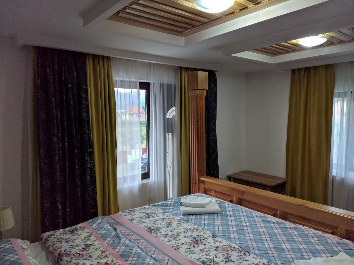 Apartments & Restaurant Abas プラヴ エクステリア 写真